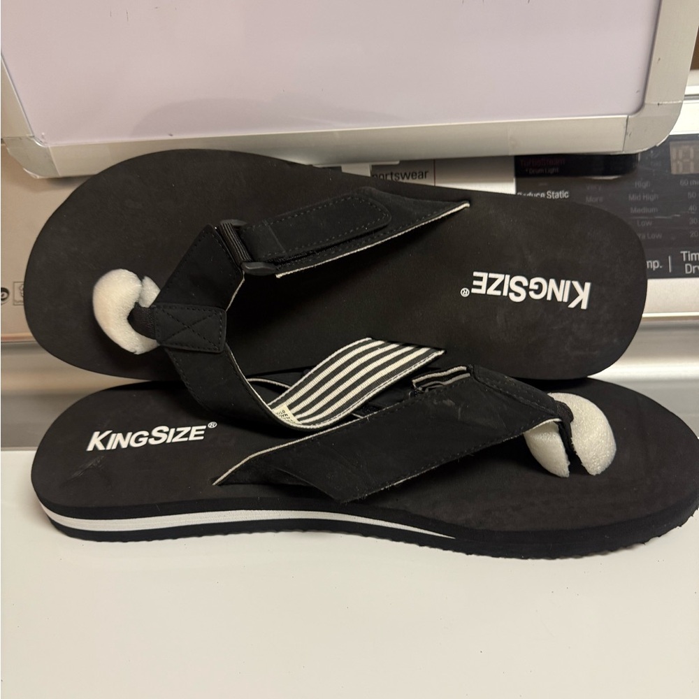 Black and White Flip-Flops with Contoured Footbed